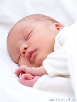 формирование прикуса малыша во время сна